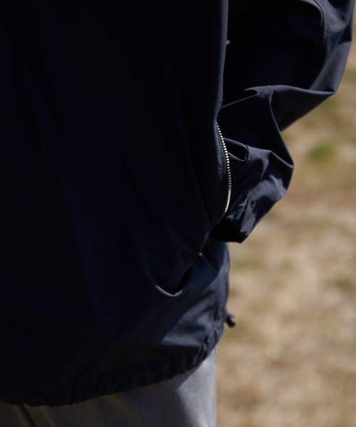 MAISON SPECIAL（メゾンスペシャル）の「ドルマンスリーブハーフジッププルオーバー 【MAISON SPECIAL/メゾンスペシャル】（シャツ/ブラウス・メンズ・ブラック・44/46/48）」の9枚目の写真