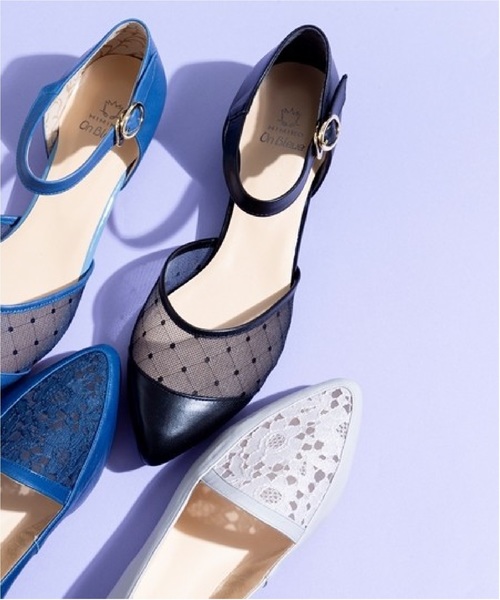 HIMIKO On Bleue（ヒミコオンブルー）の「【On Bleue】キュートな見た目がぐっとくる！デザイン指名買い！ チュールフラットセパレート/068936（パンプス・レディース・ライトグレー/ブラック/ブルー・23.0cm/24.0cm/22.5cm/23.5cm/24.5cm）」の2枚目の写真