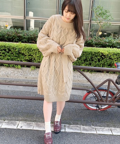 apres jour（アプレジュール）の「ベルト付きケーブルニットワンピース【ZOZOTOWN限定アイテム】19AW★（ワンピース・レディース・ベージュ/ボルドー/モカ/ラベンダー/ライトベージュ/ダークブラウン・フリー）」の13枚目の写真