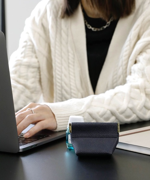 HIGHTIDE（ハイタイド）の「Grains de sable ミニケース コインケース 小銭入れ ポーチ（コインケース・レディース・グレー/ネイビー/キャメル・FREE）」の19枚目の写真