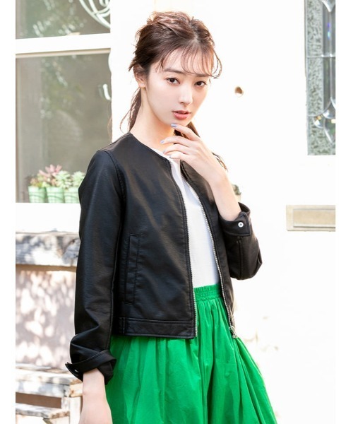 fifth(フィフス)の「ノーカラーフェイクレザージャケット(ライダースジャケット・レディース・ベージュ/ブラック・MEDIUM)」の2枚目の写真