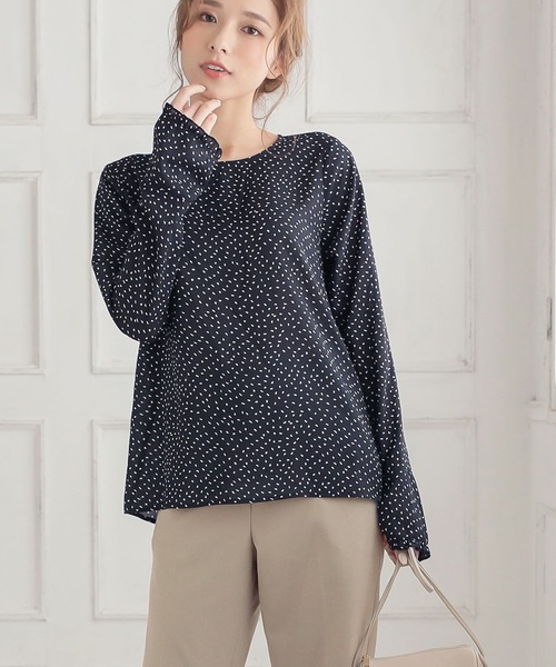 KOBE LETTUCE（コウベレタス）の「ベルスリーブ手描きドットブラウス（シャツ/ブラウス・レディース・ブラック/ネイビー/オフホワイト・FREE）」の3枚目の写真