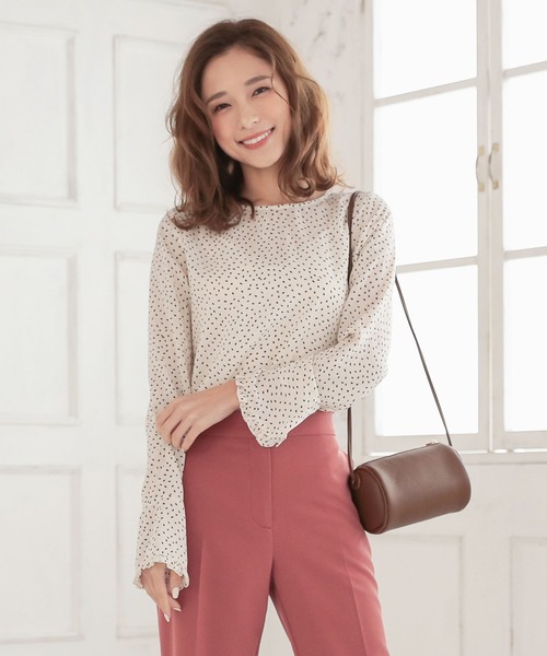 KOBE LETTUCE（コウベレタス）の「ベルスリーブ手描きドットブラウス（シャツ/ブラウス・レディース・ブラック/ネイビー/オフホワイト・FREE）」の2枚目の写真