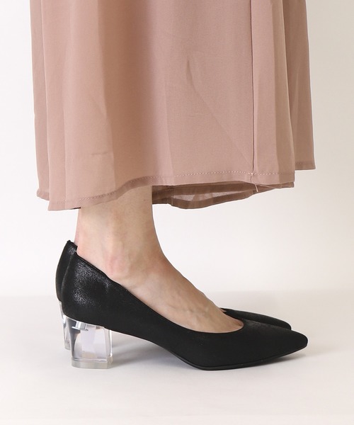 artemis by DIANA（アルテミスバイダイアナ）の「クリアチャンキーヒールポインテッドパンプス（パンプス・レディース・ホワイト/ブラック/シルバー・23.5cm/22.5cm/24.5cm/23.0cm/22.0cm/24.0cm/25.0cm）」の11枚目の写真