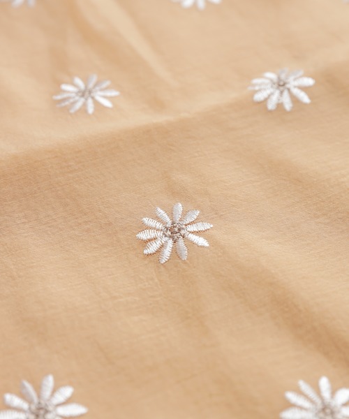 natural couture（ナチュラルクチュール）の「マーガレット刺繍エコバッグ（エコバッグ/サブバッグ・レディース・グレイッシュベージュ/サックスブルー/オレンジ/アイボリー/ブラック/ピンク/レンガ・FREE）」の12枚目の写真