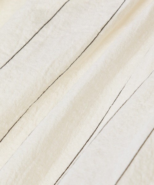 ADAM ET ROPE'(アダムエロペ)の「<洗える>ワッシャーパフスリーブブラウス(シャツ/ブラウス・レディース・オフホワイト/ネイビー/ホワイト・FREE)」の14枚目の写真