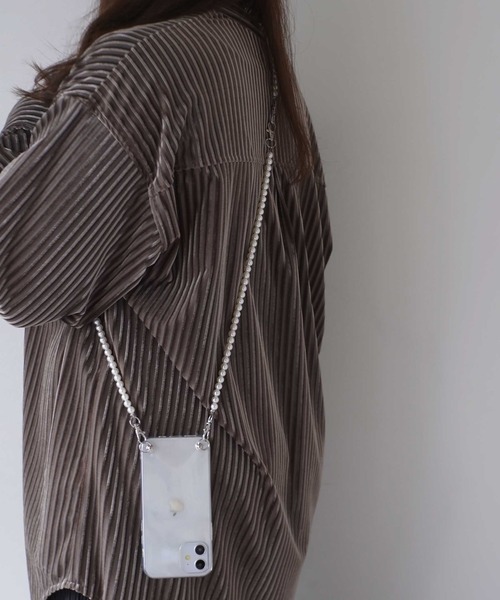 ammy.（エイミードット）の「【 ammy. / エイミードット 】 パール ストラップ クリア iPhone ケース ( iPhone 7 / 8 / SE / X / XS / 11 / 11PRO / 12 / 12Pro /12mini / 13 / 13pro / 14 / 14pro  対応)（スマホケース/カバー・レディース・ホワイト・C/D/F/E/B/A/H/G/I/J）」の5枚目の写真