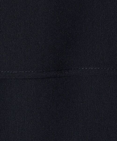 SHIPS(シップス)の「【WEB限定】〈手洗い可能〉ネックラッフルジョーゼットブラウス◇(シャツ/ブラウス・レディース・オフホワイト/ブラック/ライトグレー/ネイビー・ONE SIZE)」の15枚目の写真