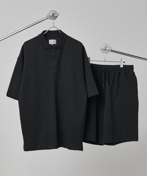 Loungewear tokyo（ラウンジウェアトウキョウ）の「【ラウンジウェアセットアップ】リラックス カットサッカー地 ポロシャツ×イージーショートパンツ ワンマイルウェア（ルームウェア/パジャマ・メンズ・ブラック/ネイビー/ホワイト系その他/グレー系その他/ホワイト系その他2・M/L/XL）」の4枚目の写真