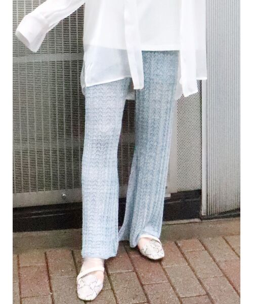 MURUA(ムルーア)の「シアージャガードフィットフレアパンツ(スウェットパンツ・レディース・ブラック/ライトブルー/ベージュ・FREE)」の3枚目の写真