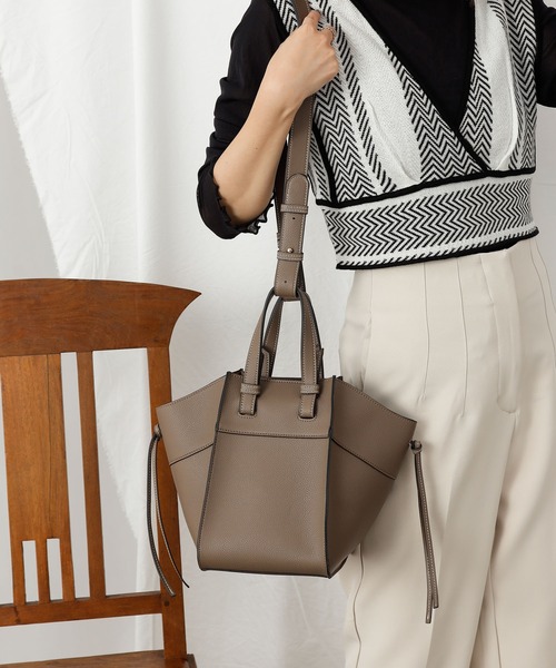 COLONY 2139（コロニートゥーワンスリーナイン）の「2WAYトートバッグ/ショルダーバッグ（トートバッグ・レディース・ブラック/ベージュ/モカ・FREE）」の19枚目の写真