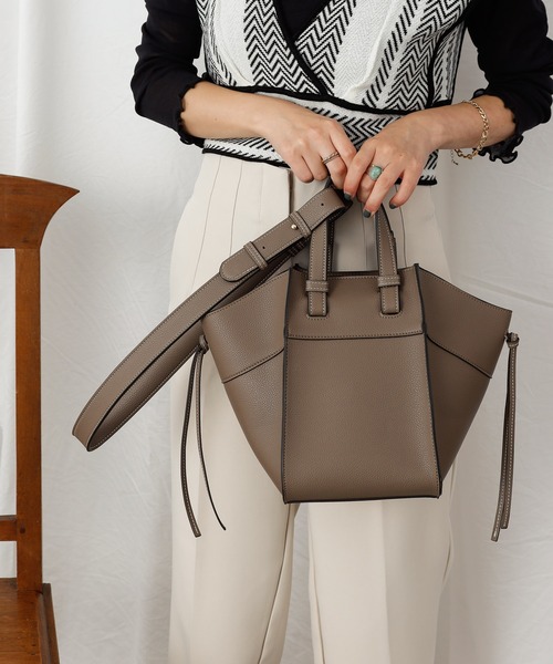 COLONY 2139（コロニートゥーワンスリーナイン）の「2WAYトートバッグ/ショルダーバッグ（トートバッグ・レディース・ブラック/ベージュ/モカ・FREE）」の22枚目の写真