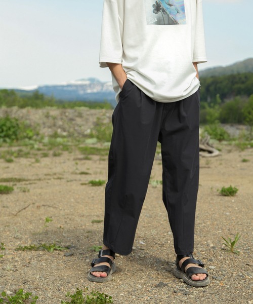 NILWAY(ニルウェイ)の「マルチウェイストレッチナイロンタックワイドバルーンパンツ(その他パンツ・メンズ・ブラック/チャコール・SMALL/MEDIUM/LARGE/X-LARGE)」の10枚目の写真