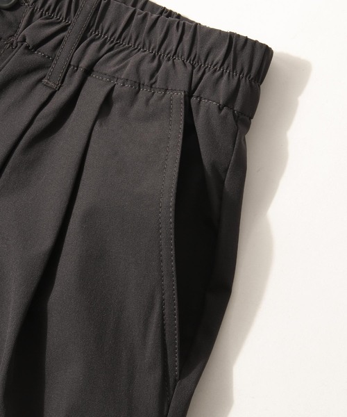 NILWAY(ニルウェイ)の「マルチウェイストレッチナイロンタックワイドバルーンパンツ(その他パンツ・メンズ・ブラック/チャコール・SMALL/MEDIUM/LARGE/X-LARGE)」の4枚目の写真