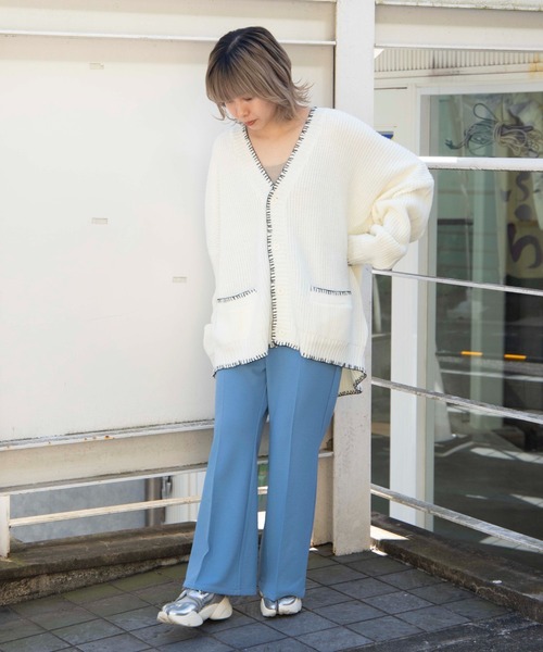 DuKKah（デュカ）の「Dukkah/【低身長向け】センタープレスフレアパンツ（スラックス・レディース・ダークブラウン/グリーン系その他/ブルー/ブラック/ベージュ系1/アイボリー/サックスブルー/グリーン・XS/S/SMALL/X-SMALL）」の22枚目の写真