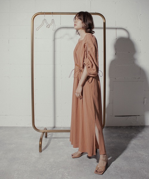 ANOGH アノフ の PLEATS CAMISOLE DRESS ワンピース