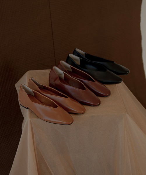 lawgy(ラウジー)の「V cut simple pumps(パンプス・レディース・ブラック/ブラウン/キャメル・S/M/L)」の8枚目の写真