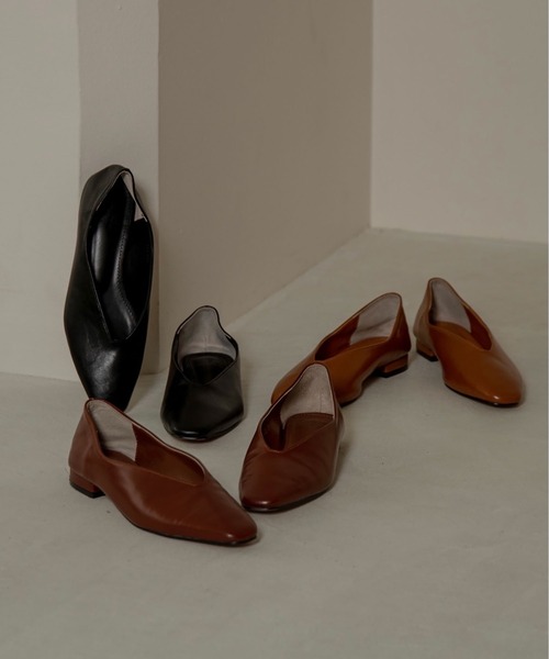lawgy(ラウジー)の「V cut simple pumps(パンプス・レディース・ブラック/ブラウン/キャメル・S/M/L)」の14枚目の写真