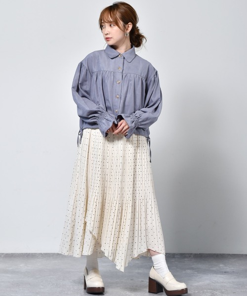 ems excite（エムズエキサイト）の「クロップドリボンシャツ（シャツ/ブラウス・レディース・ブルー/アイボリー/ブラウン・FREE）」の6枚目の写真