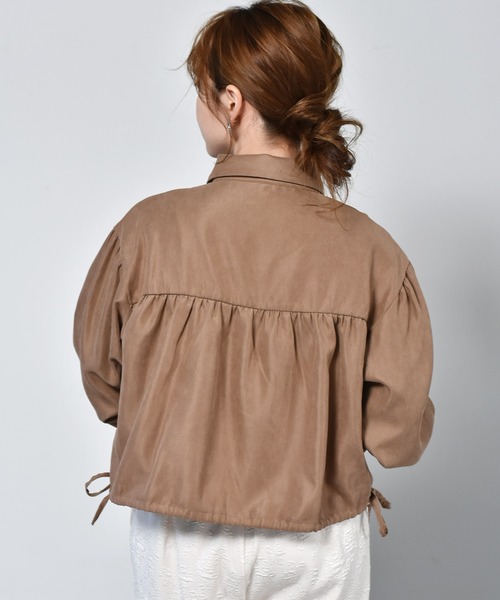 ems excite（エムズエキサイト）の「クロップドリボンシャツ（シャツ/ブラウス・レディース・ブルー/アイボリー/ブラウン・FREE）」の17枚目の写真