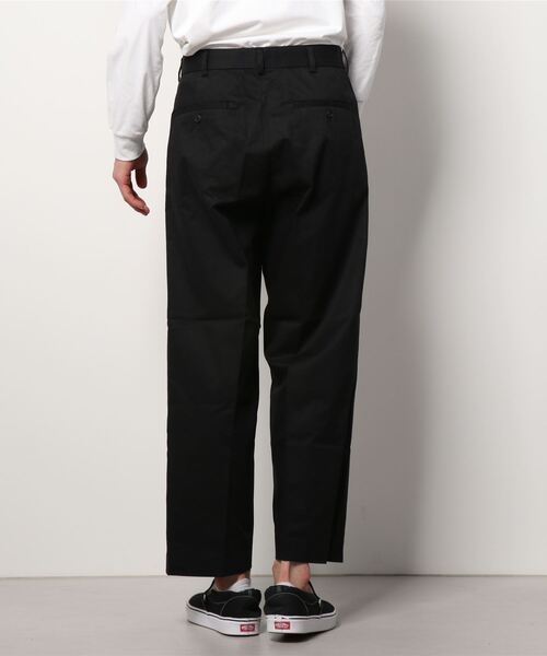 ARKnets（アークネッツ）の「PORT BY ARK / ポートバイアーク：2tuck Trousers：PO10-P002[COR]（チノパンツ・メンズ・ブラック/オリーブ・1/2）」の3枚目の写真