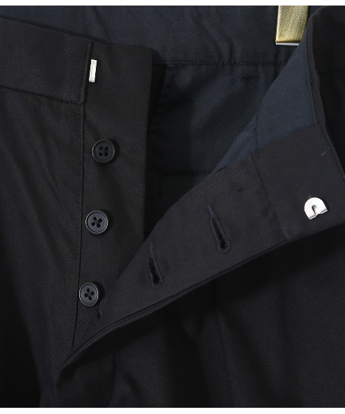 ARKnets（アークネッツ）の「PORT BY ARK / ポートバイアーク：2tuck Trousers：PO10-P002[COR]（チノパンツ・メンズ・ブラック/オリーブ・1/2）」の8枚目の写真