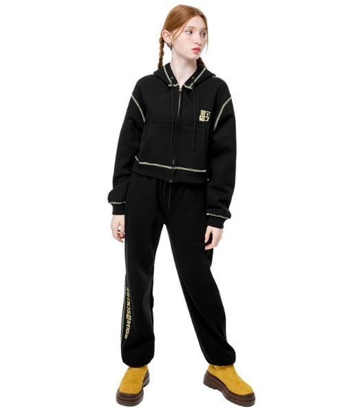 runningHIGH(ランニングハイ)の「【running high/ランニングハイ】STITCH POINT JOGGER SWEAT PANTS ステッチ ポイント ロゴ ジョガー スウェット パンツ(スウェットパンツ・レディース・ブラック/ブルー/ライトグレー・ONE SIZE)」の2枚目の写真