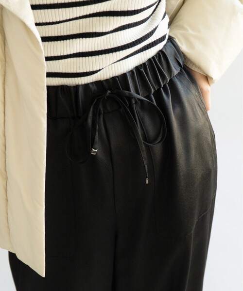 UNTITLED　新品　レザー調サテンワイドパンツ UNTITLED（アンタイトル）の「◇「L」レザー調サテンワイド