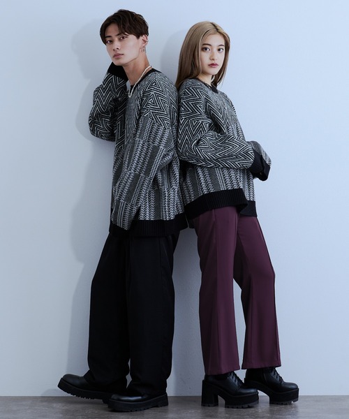 Ellno Loset（エルノロゼット）の「アシンメトリージャガードニット