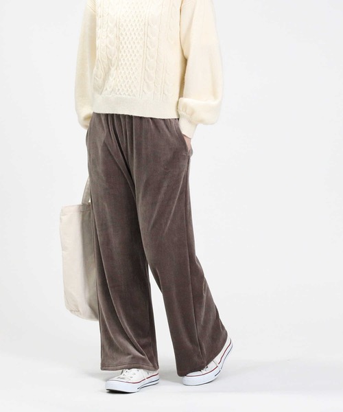 HONEYSUCKLE ROSE（ハニーサックルローズ）の「【HONEYSUCKLE ROSE】ベロアコールワイドパンツ（その他パンツ・レディース・ピンク/ダークグレー/ブラック/オフホワイト/グリーン/ベージュ・L/M）」の4枚目の写真