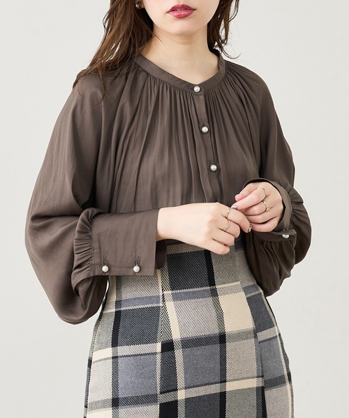 natural couture(ナチュラルクチュール)の「【WEB限定】たっぷりギャザーラグランパール釦ブラウス(シャツ/ブラウス・レディース・アイボリー/スミクロ/ミント/ピンクベージュ/その他1/その他2・FREE)」の3枚目の写真