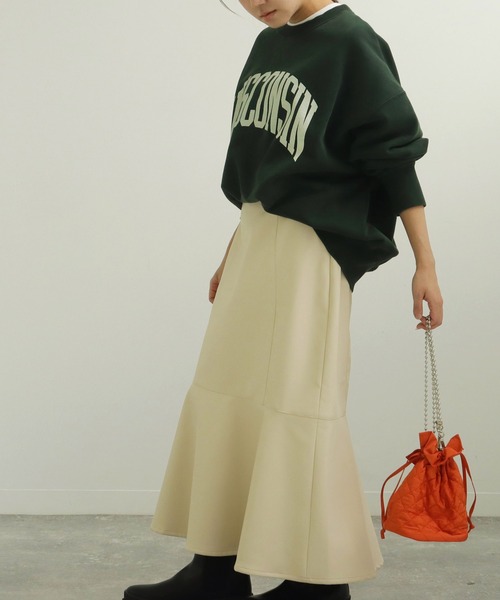 AULI(アウリィ)の「【低身長向けサイズ】美シルエットフェイクレザーマーメイドスカート(スカート・レディース・ブラック/ブラウン/アイボリー・S/XS)」の4枚目の写真