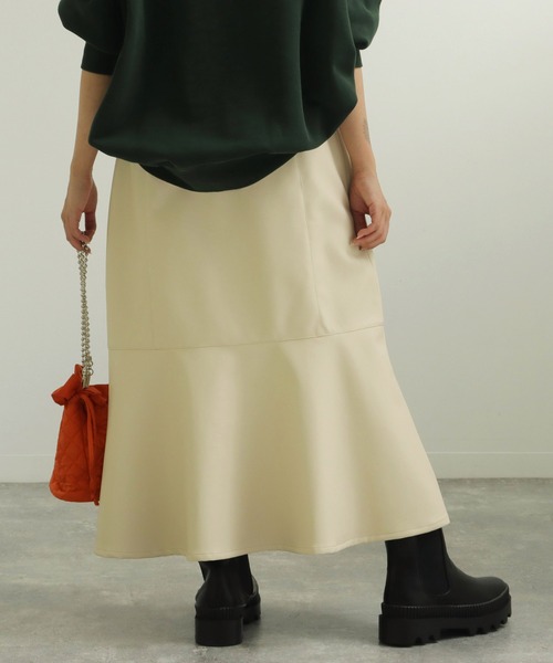 AULI(アウリィ)の「【低身長向けサイズ】美シルエットフェイクレザーマーメイドスカート(スカート・レディース・ブラック/ブラウン/アイボリー・S/XS)」の16枚目の写真