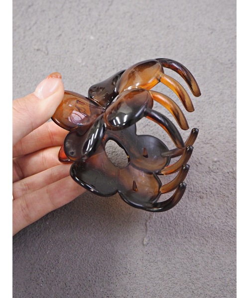 JUMELLE（ジュメロ）の「ビッグフラワークリップ（バレッタ/ヘアクリップ・レディース・ブラウン・FREE）」の2枚目の写真