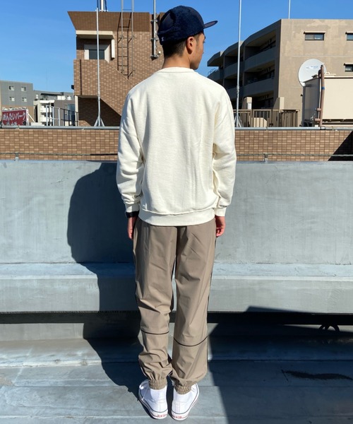 VANS(バンズ)の「【ムラサキスポーツ別注】VANS/バンズ オーバーサイズ リバーシブルトレーナー/カレッジロゴ 無地トレーナー/裏毛 クルーネックスウェット 122R1040323(スウェット・メンズ・ホワイト/ブラック/グレー・M/L/XL/XXL)」の19枚目の写真