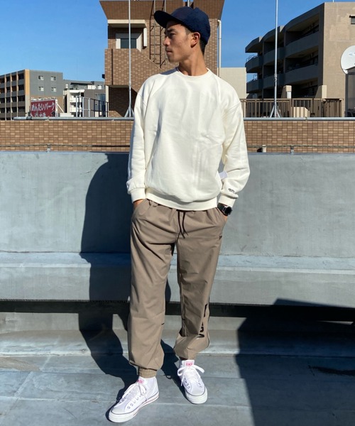 VANS(バンズ)の「【ムラサキスポーツ別注】VANS/バンズ オーバーサイズ リバーシブルトレーナー/カレッジロゴ 無地トレーナー/裏毛 クルーネックスウェット 122R1040323(スウェット・メンズ・ホワイト/ブラック/グレー・M/L/XL/XXL)」の14枚目の写真