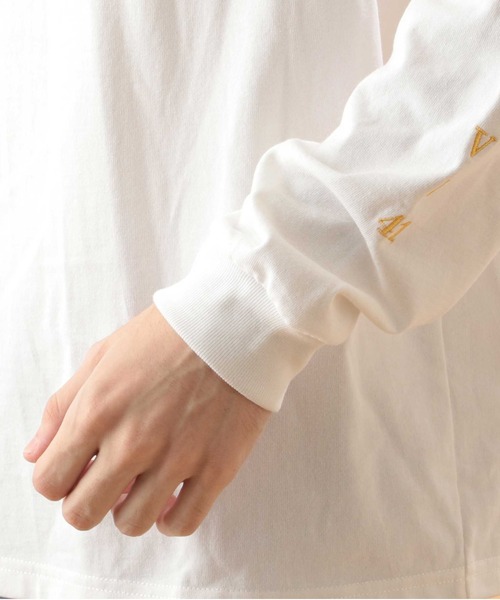 AVIREX(アヴィレックス)の「スーベニア ロングスリーブ Tシャツ / SOUVENIR LONG SLEEVE T-SHIRT / アヴィレックス / AVIREX(Tシャツ/カットソー・メンズ・ライトグレー/ブラック/オフホワイト/カーキ/ライトピンク・MEDIUM/LARGE/X-LARGE/XX-LARGE)」の18枚目の写真