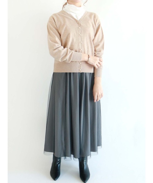 Te chichi（テチチ）の「パールボタンVネックカーディガン（カーディガン/ボレロ・レディース・ベージュ/オフホワイト/ブラック/グレー・ﾌﾘ-）」の13枚目の写真