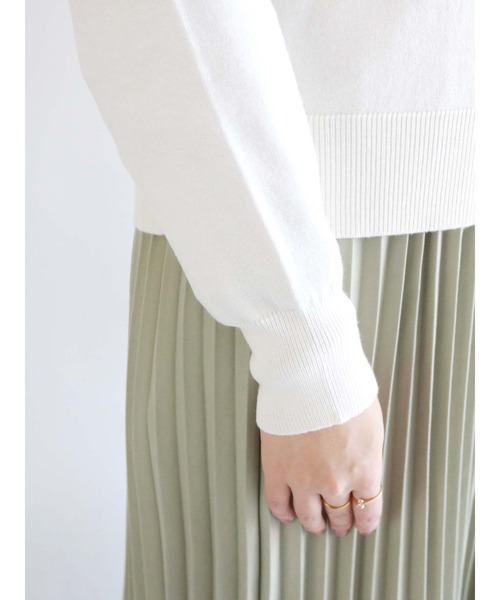 Te chichi（テチチ）の「パールボタンVネックカーディガン（カーディガン/ボレロ・レディース・ベージュ/オフホワイト/ブラック/グレー・ﾌﾘ-）」の10枚目の写真