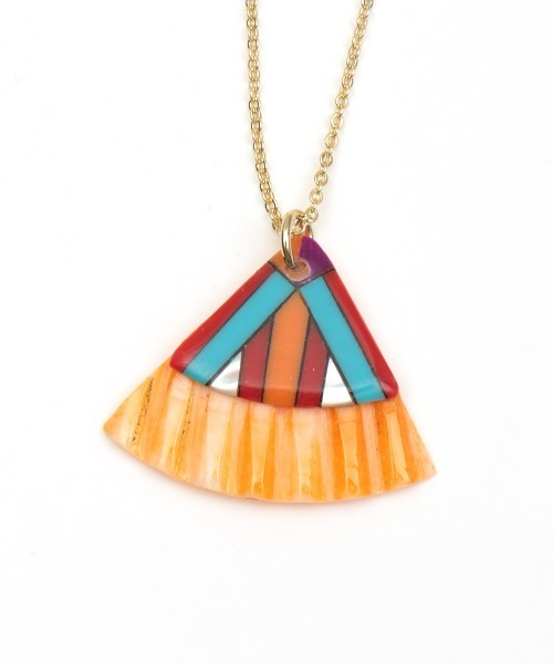 チチカカ(チチカカ)の「リサイクルシェルネックレス(ネックレス・レディース・パープル/イエロー/オレンジ・FREE)」の9枚目の写真