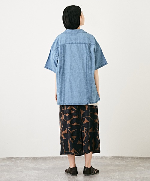 TOBILA（トビラ）の「綿麻インディゴ刺繍オープンカラーシャツユニセックス（シャツ/ブラウス・レディース・ホワイト/ライトブルー/インディゴブルー・M）」の16枚目の写真