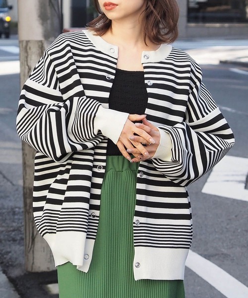 tiptop（ティップトップ）の「[新色登場]アソート前後2wayBIGカーディガン（カーディガン/ボレロ・レディース・アイボリー/ブラック/ブラック系その他/グリーン/グリーン系その他/パープル/イエロー/ピンク/ピンク系その他/グリーン系その他2/ブルー/ブラック系その他2/グリーン系その他3/エンジ/ホワイト系その他/ブラック系その他3/ライトブルー/レッド/ブラック系その他4/ホワイト系その他3/ホワイト系その他2・FREE）」の8枚目の写真