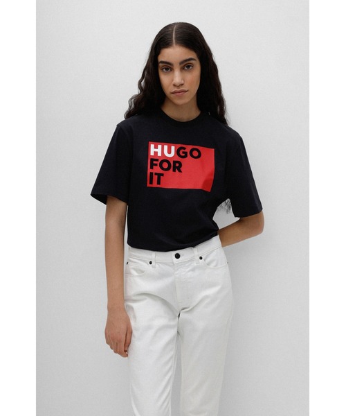 HUGO(ヒューゴ)の「ロゴスローガン リラックスフィット コットンTシャツ(Tシャツ/カットソー・レディース・ホワイト/ブラック・S/M/XS/L)」の1枚目の写真