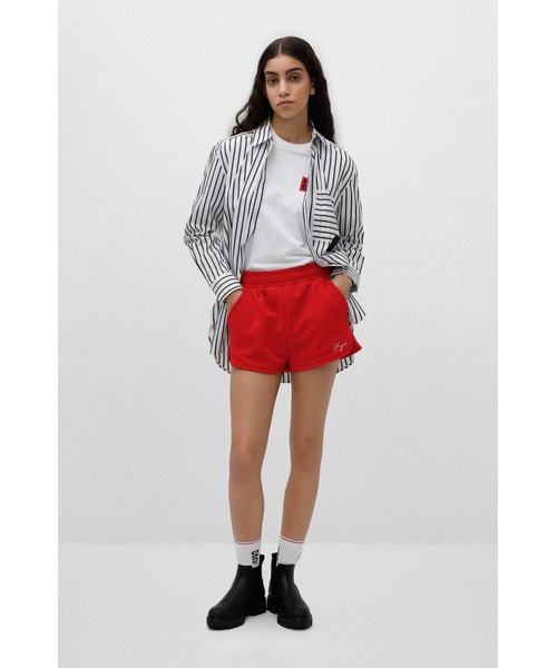 HUGO(ヒューゴ)の「ロゴスローガン リラックスフィット コットンTシャツ(Tシャツ/カットソー・レディース・ホワイト/ブラック・S/M/XS/L)」の7枚目の写真