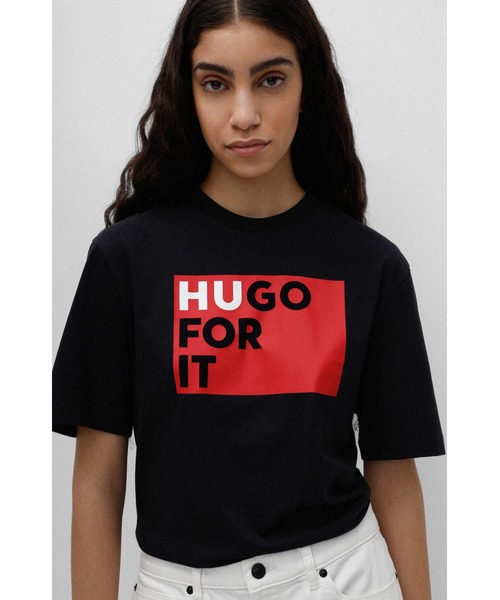 HUGO(ヒューゴ)の「ロゴスローガン リラックスフィット コットンTシャツ(Tシャツ/カットソー・レディース・ホワイト/ブラック・S/M/XS/L)」の9枚目の写真