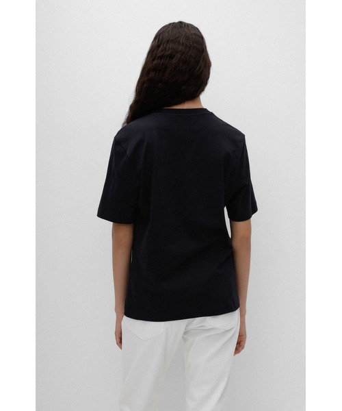 HUGO(ヒューゴ)の「ロゴスローガン リラックスフィット コットンTシャツ(Tシャツ/カットソー・レディース・ホワイト/ブラック・S/M/XS/L)」の10枚目の写真