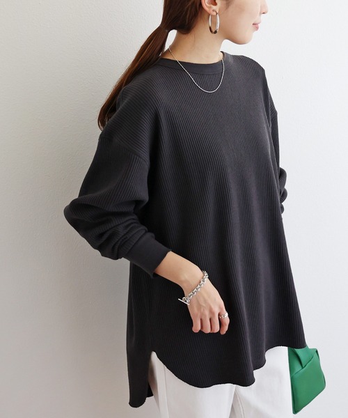 andme（アンドミー）の「ワッフル長袖サムホールサーマルTシャツ（Tシャツ/カットソー・レディース・ブラック/オートミール/チャコールグレー/グレイッシュベージュ/ネイビー/グリーン・M/L）」の2枚目の写真