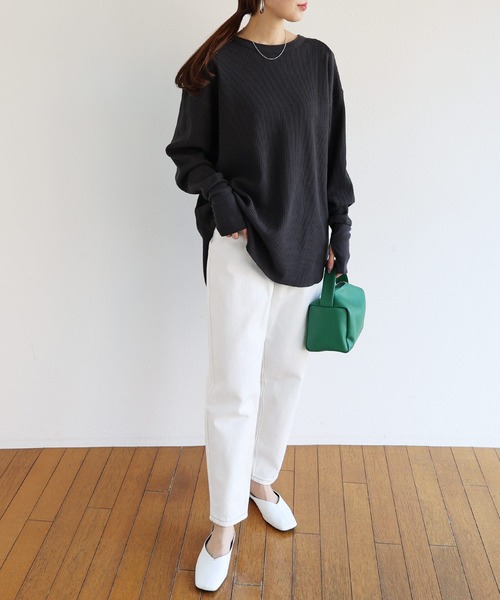 andme（アンドミー）の「ワッフル長袖サムホールサーマルTシャツ（Tシャツ/カットソー・レディース・ブラック/オートミール/チャコールグレー/グレイッシュベージュ/ネイビー/グリーン・M/L）」の8枚目の写真