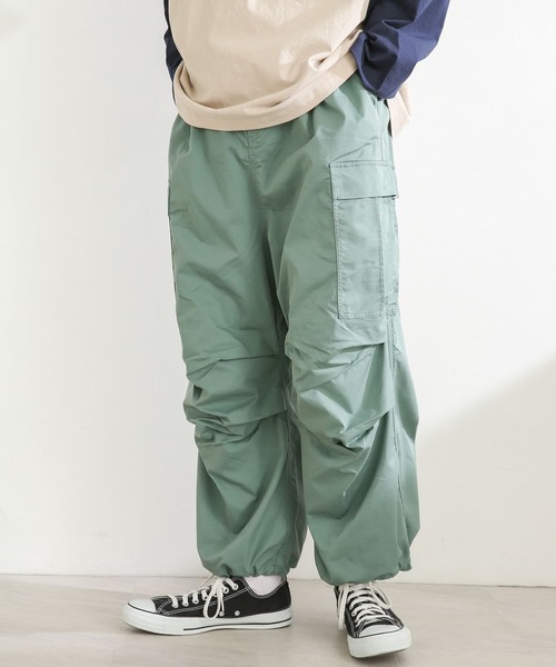 SENSE OF PLACE by URBAN RESEARCH(センスオブプレイスバイアーバンリサーチ)の「ワイドカーゴパンツ(カーゴパンツ・メンズ・ブラック/カーキ・MEDIUM/LARGE)」の2枚目の写真