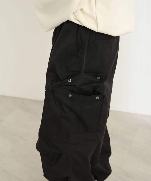 SENSE OF PLACE by URBAN RESEARCH(センスオブプレイスバイアーバンリサーチ)の「ワイドカーゴパンツ(カーゴパンツ・メンズ・ブラック/カーキ・MEDIUM/LARGE)」の6枚目の写真
